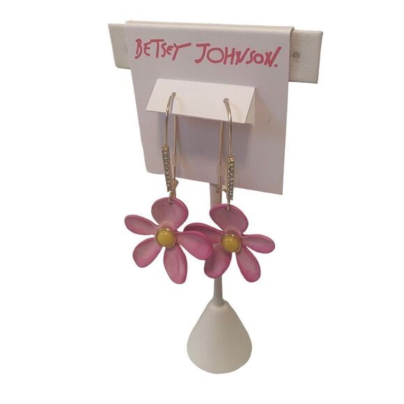 Betsey Johnson Pretty Pink Flower Petal Drop Earrings. - Picture 3 of 6
